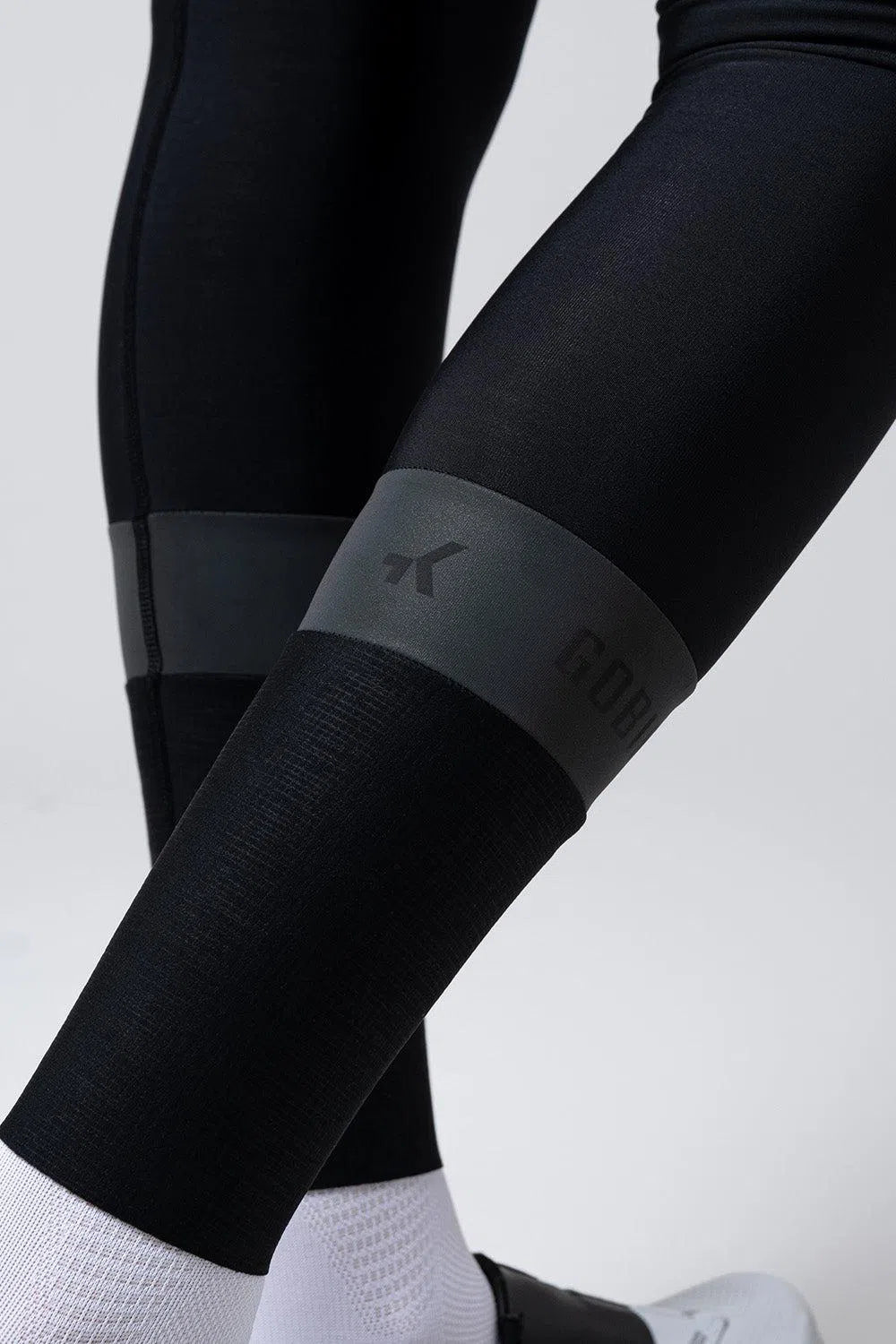 Gobik Kaba 2.0 Pitch Thermal Leg Warmer Unisex