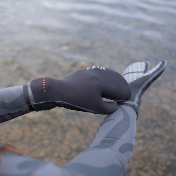 Zone3 Neoprene Thermo Tech Swim Gloves