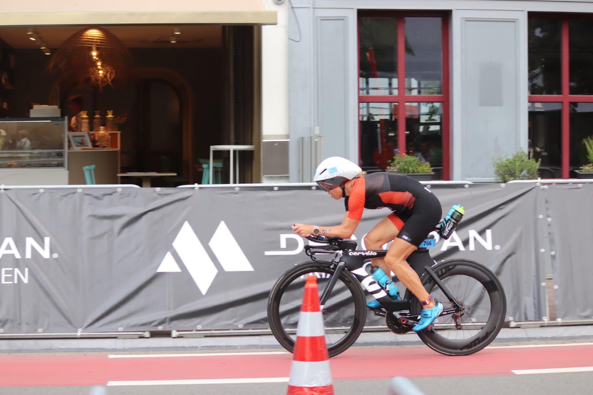 MAD
ABOUT
ENDURANCE